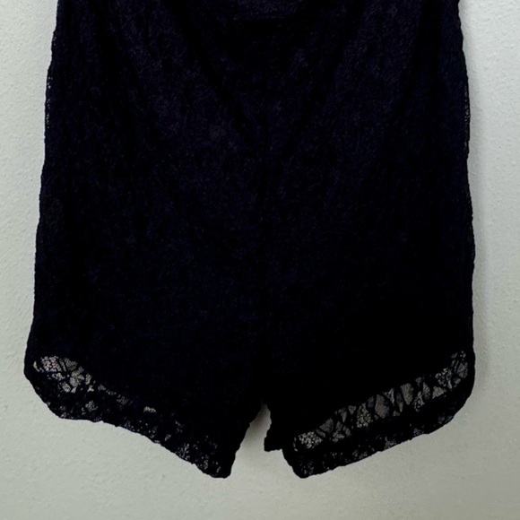 NWT Le Lis Black Lace Open Back Micro Romper / Bodysuit Romper Size Large - Picture 9 of 15